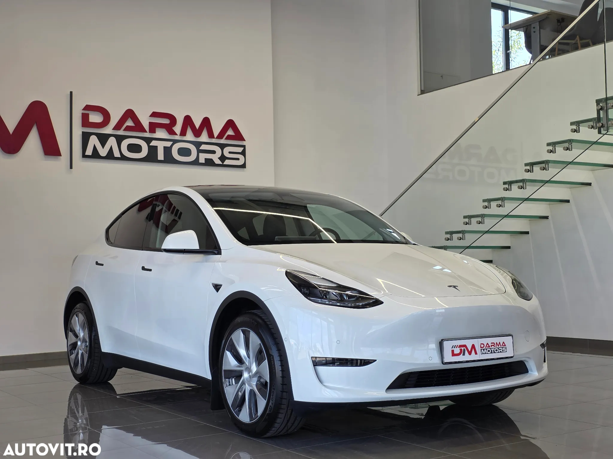 Tesla Model Y Long Range Dual Motor AWD - 3