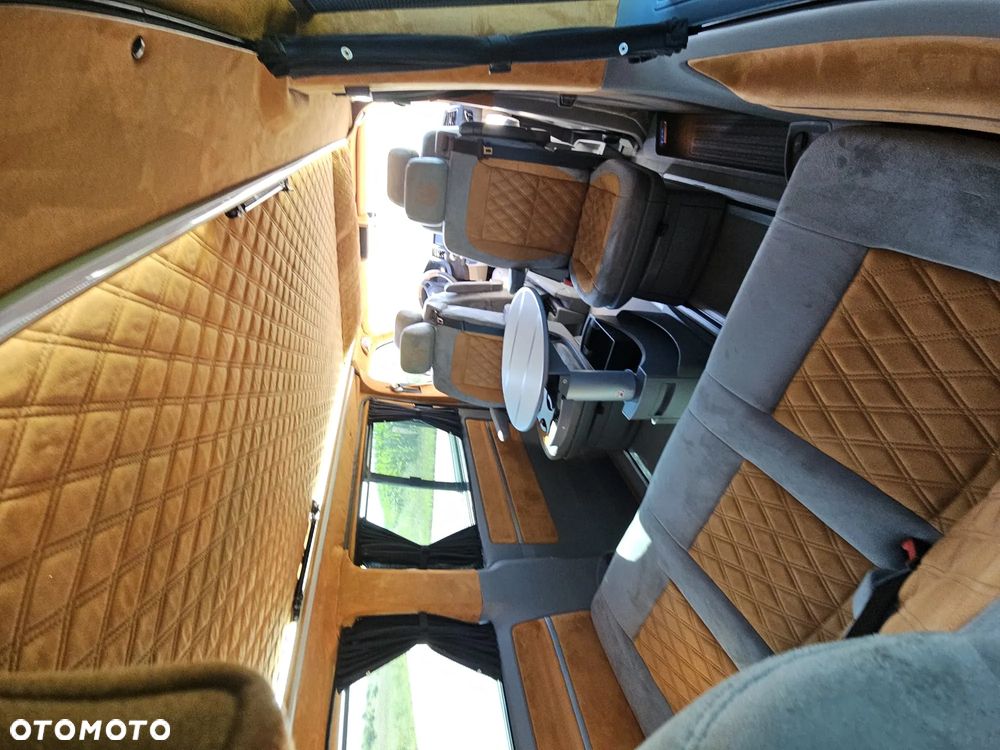 Volkswagen Multivan - 26