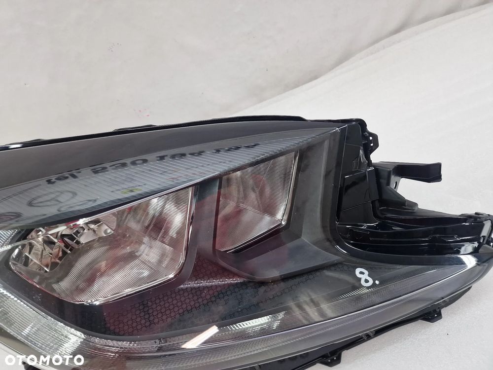 TOYOTA AYGO X 22- PRAWA LAMPA PRZEDNIA PRZÓD , NR KOITO 0H-31 , NR AUKCJI LPP8 - 4