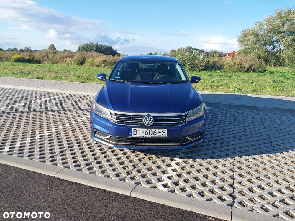 Volkswagen Passat 1.8 TSI (BlueMotion Technology) DSG Comfortline - 2