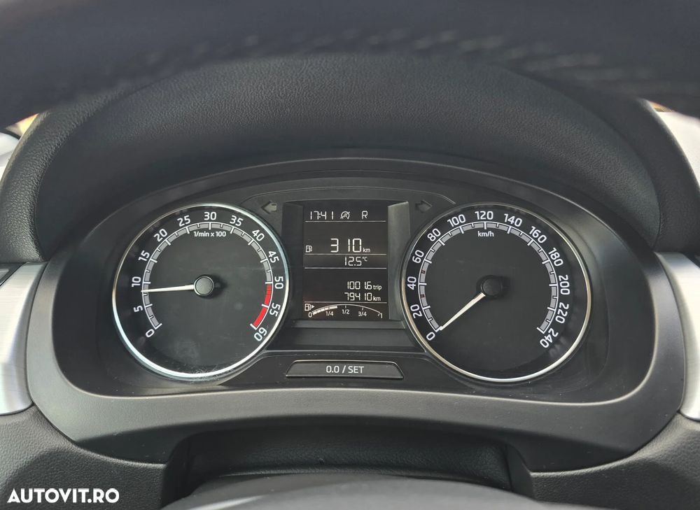 Skoda RAPID 1.4 TDI DSG Ambition - 13