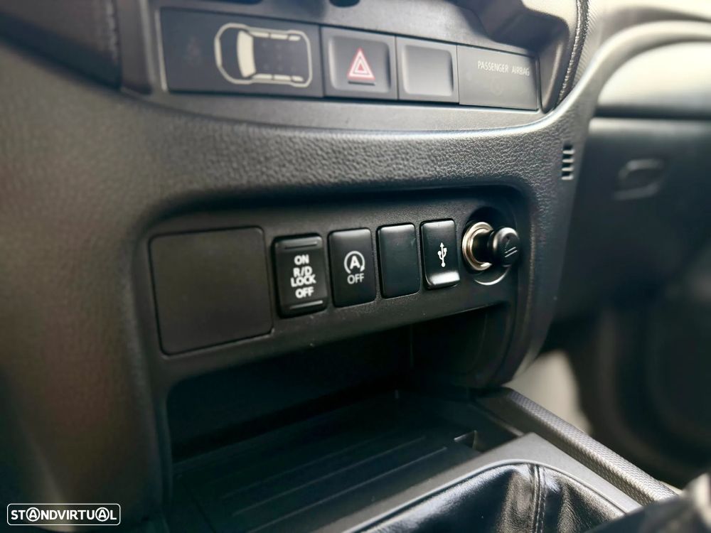 Mitsubishi L200 2.3 DI-D Space Cab Invite 4WD - 23