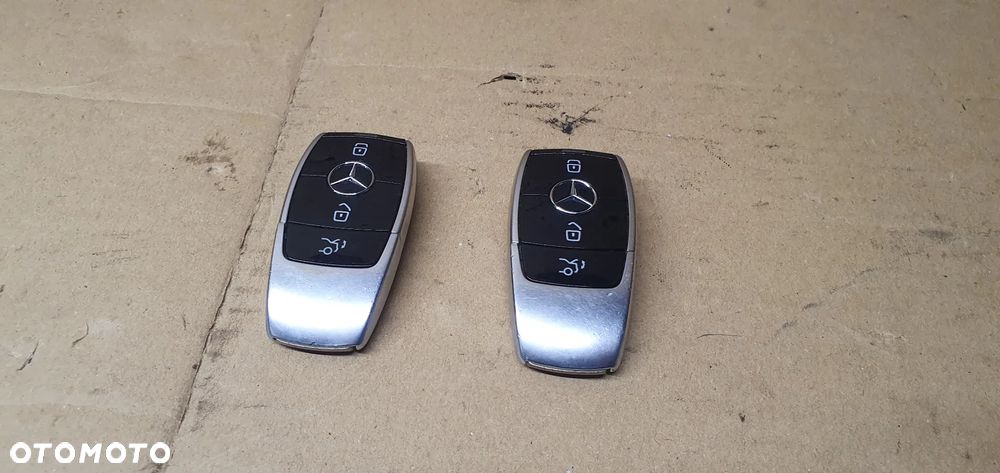 Kluczyk Pilot Oryginał Mercedes E-Klasa W213 A2139052207 - 2