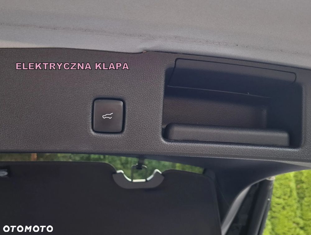 Ford Kuga 2.5 Duratec FHEV 4x4 ST-LINE X - 31