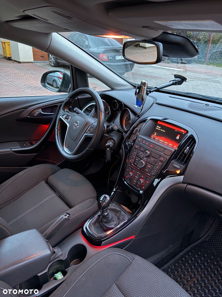 Opel Astra 1.4 T Business EU6 - 11