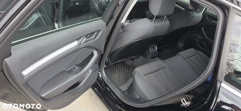 Audi A3 Sportback 2.0 TDI S tronic - 10