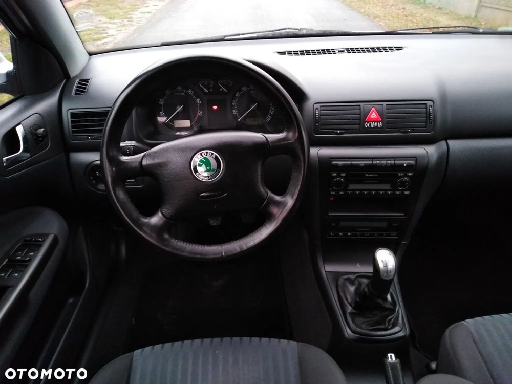 Skoda Octavia 2.0 Combi Ambiente 4x4 - 34