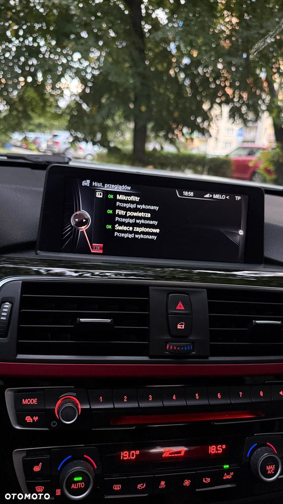 BMW Seria 3 318i Sport Line - 27