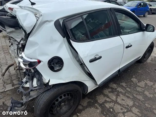 Megane III biała czesci maska blotnik drzwi 1.5 dci - 3