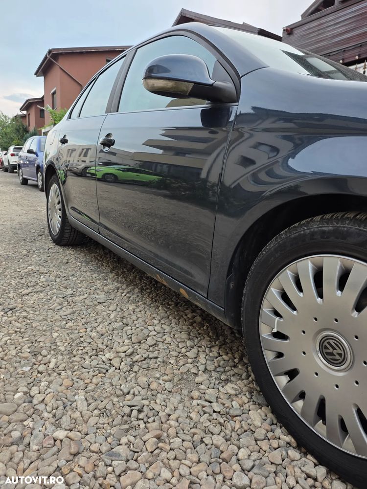 Volkswagen Jetta 1.9 TDI Comfortline - 12