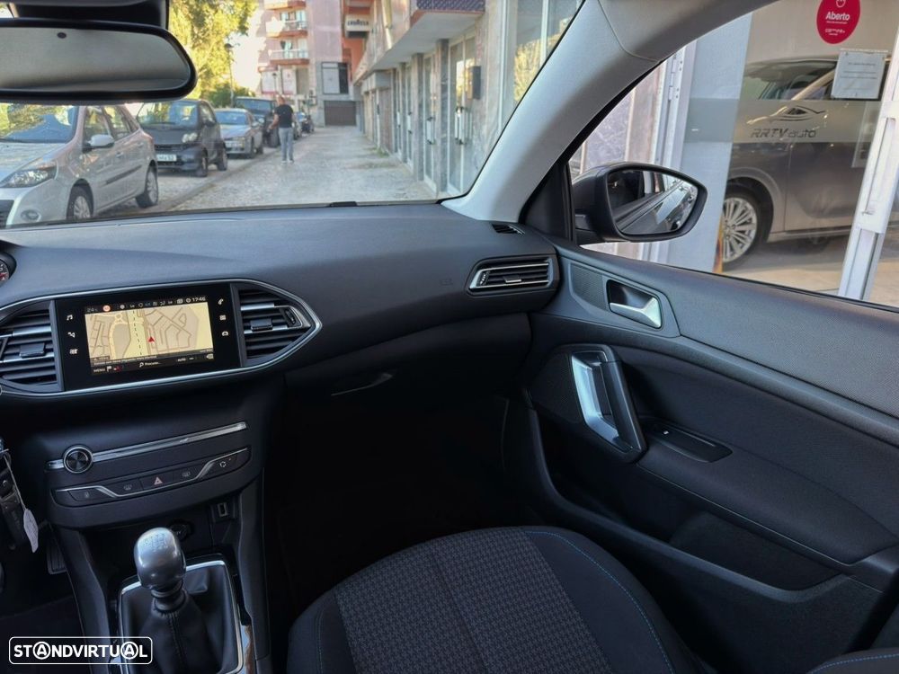 Peugeot 308 SW 1.5 BlueHDi Style — fotografia 17