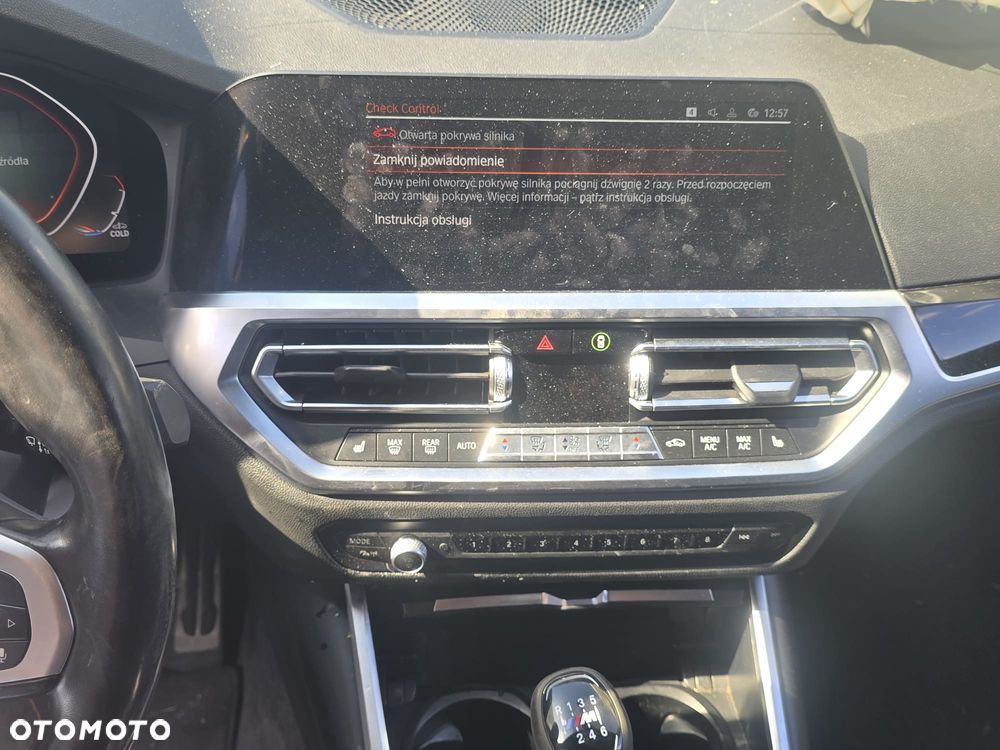 BMW Seria 3 318d Edition M Sport Shadow - 25