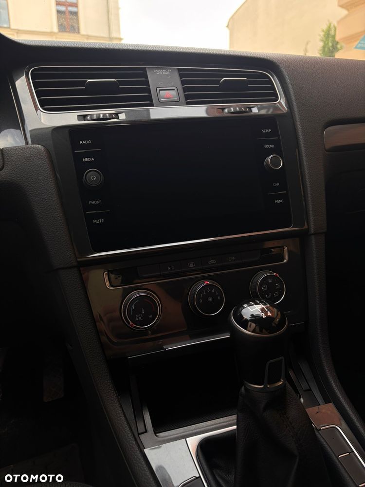 Volkswagen Golf 1.6 TDI BMT Comfortline - 9