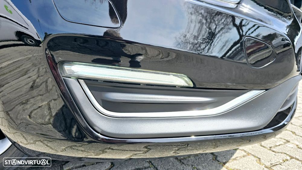 Volvo V60 2.0 D3 Summum - 24