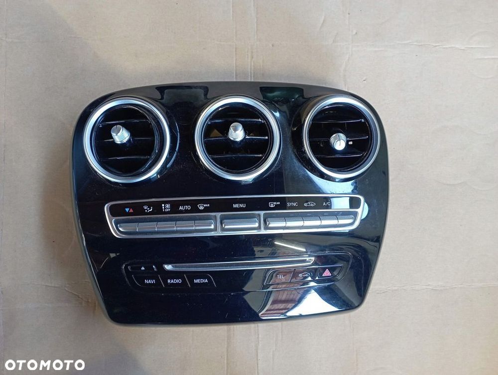 MERCEDES C KLASA W205 PANEL ŚRODKOWY KRATKI A2056805707 - 1
