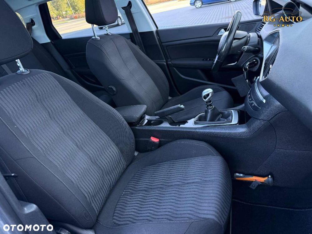 Peugeot 308 - 23
