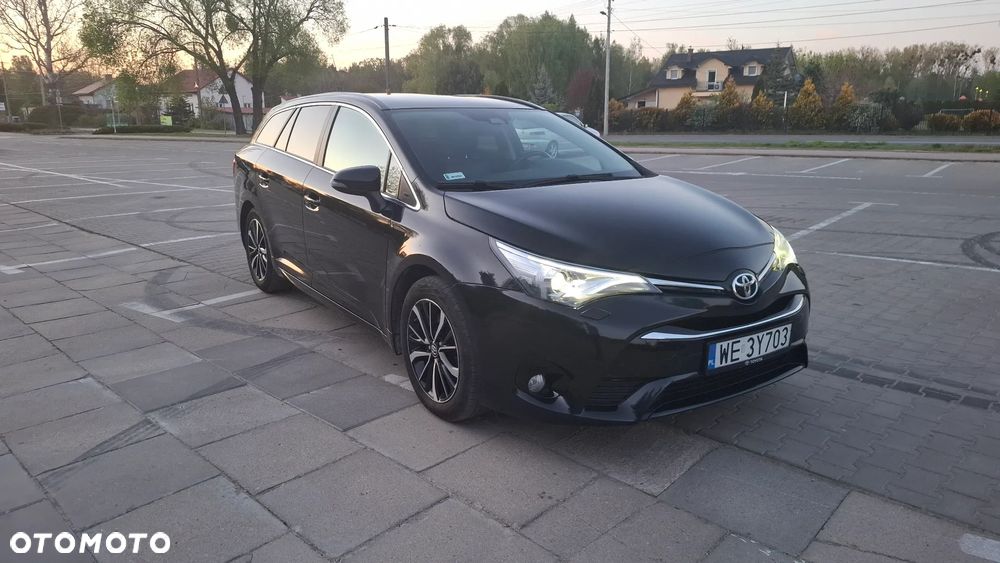 Toyota Avensis 2.0 D-4D Prestige - 3
