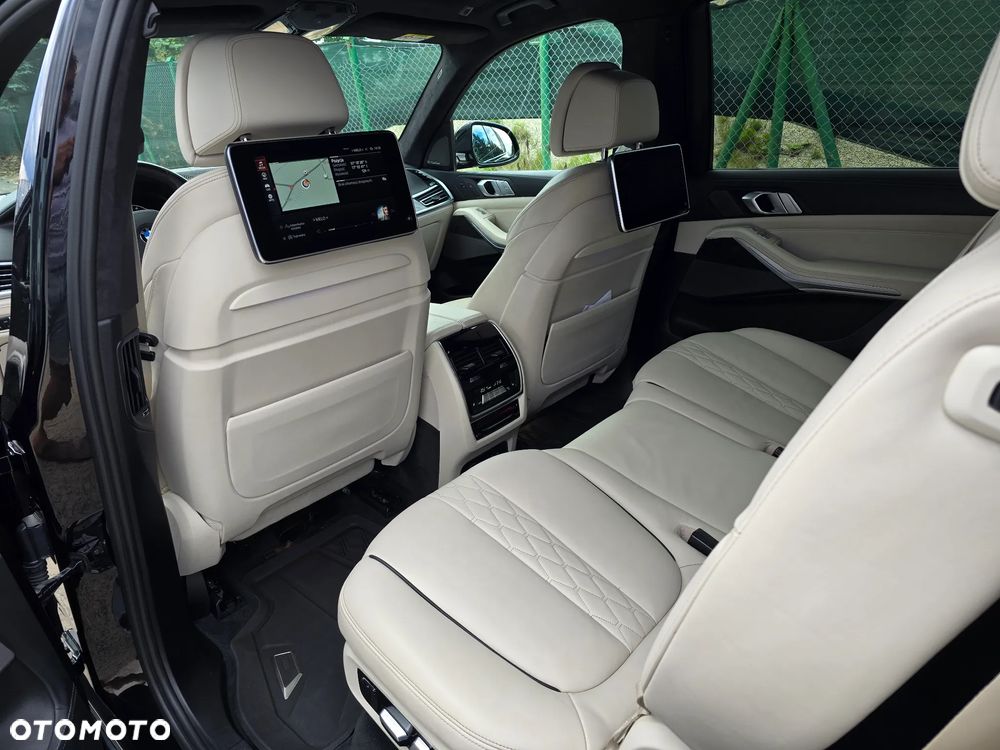 BMW X7 M50d sport - 16