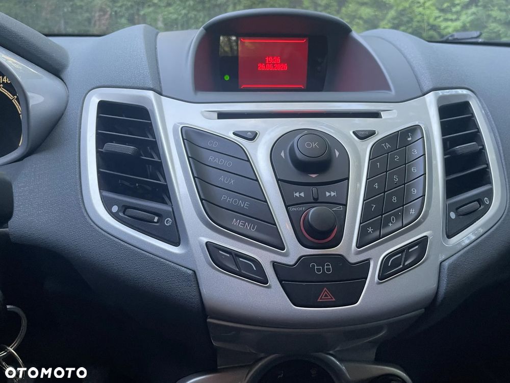 Ford Fiesta 1.4 Gold X EU5 - 12