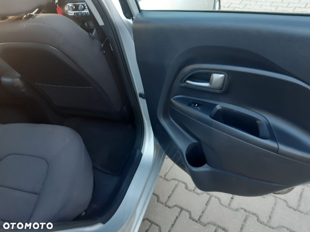 Kia Rio 1.1 CRDI Dream Team Edition - 27
