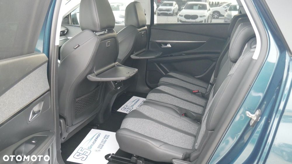 Peugeot 5008 - 17