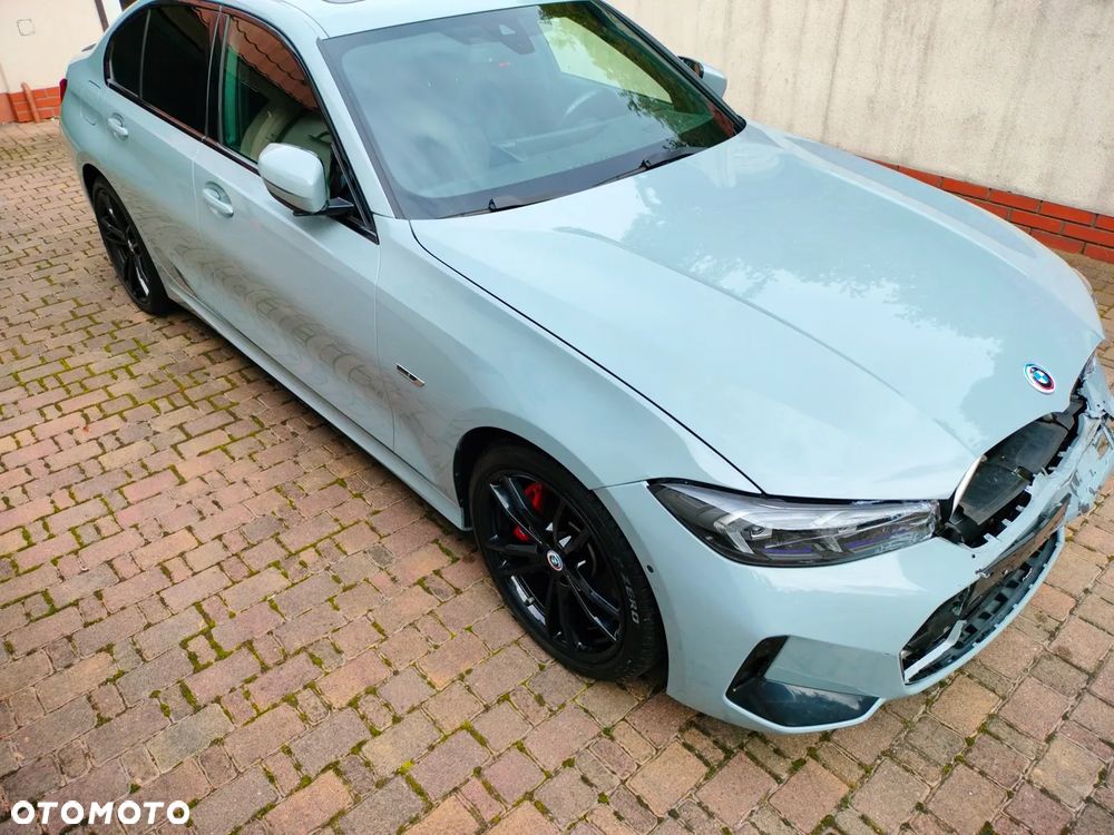 BMW Seria 3 330e M Sport - 10
