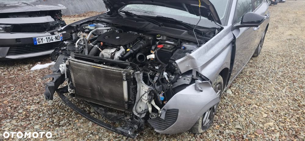 Peugeot 308 BlueHDi 130 EAT8 Style - 29