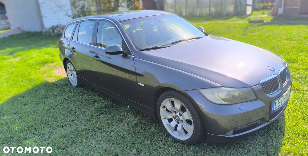 BMW Seria 3 325xi Touring - 2