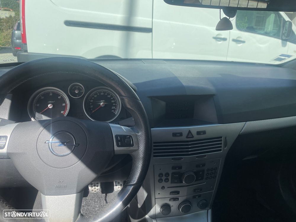 Opel Astra 2006 photo 4