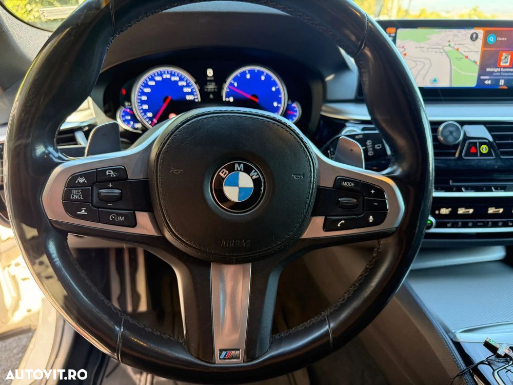BMW Seria 5 530d xDrive AT - 33