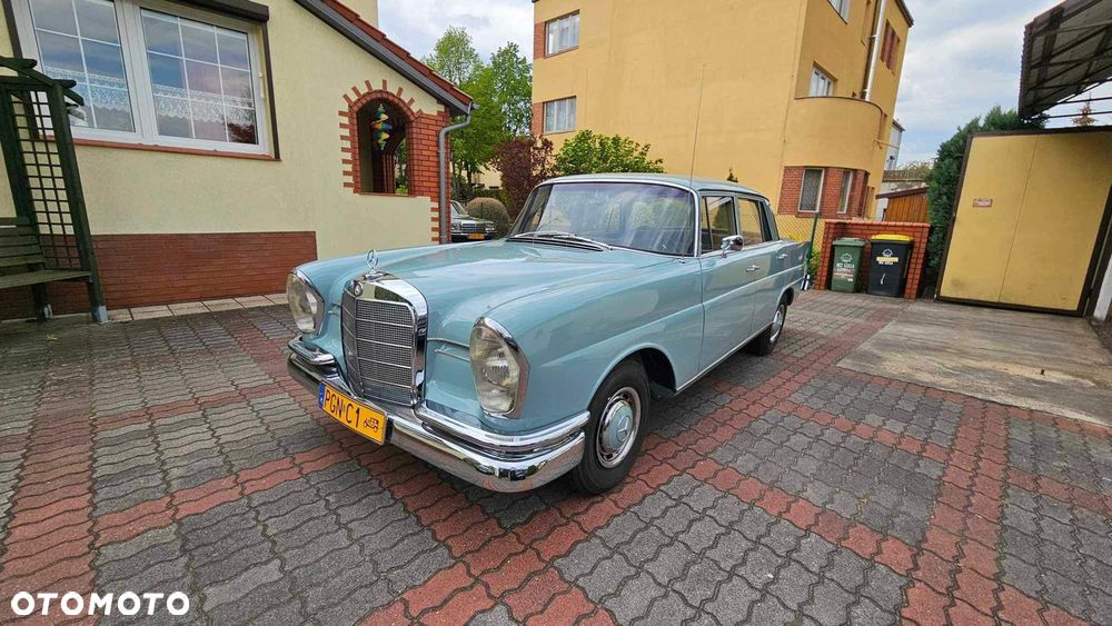 Mercedes-Benz W111 - 4