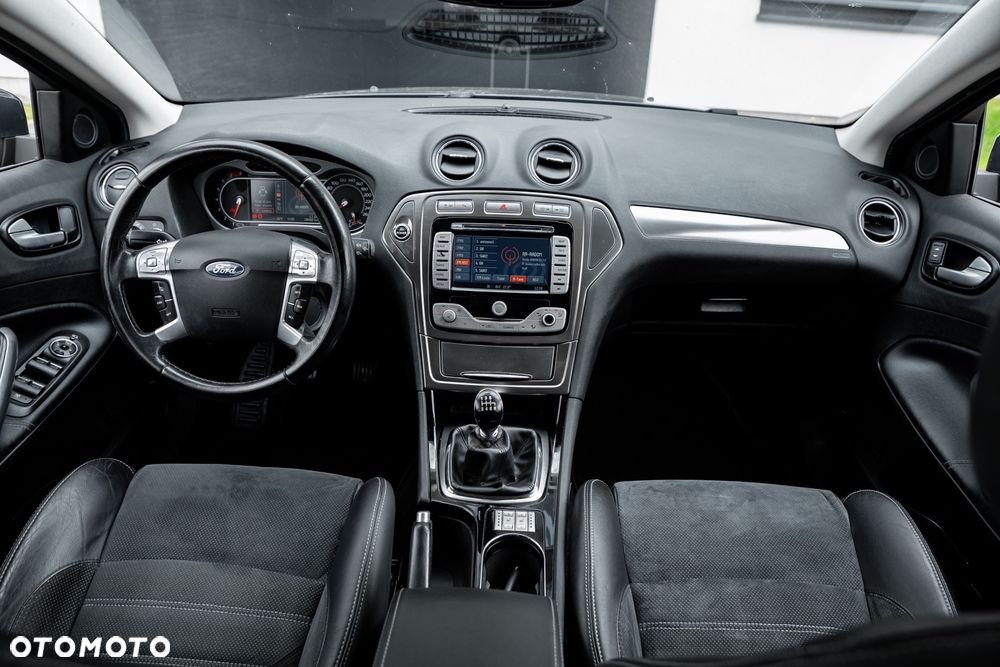 Ford Mondeo SW 2.5 Titanium - 27