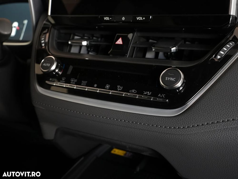 Toyota Corolla Cross - 14