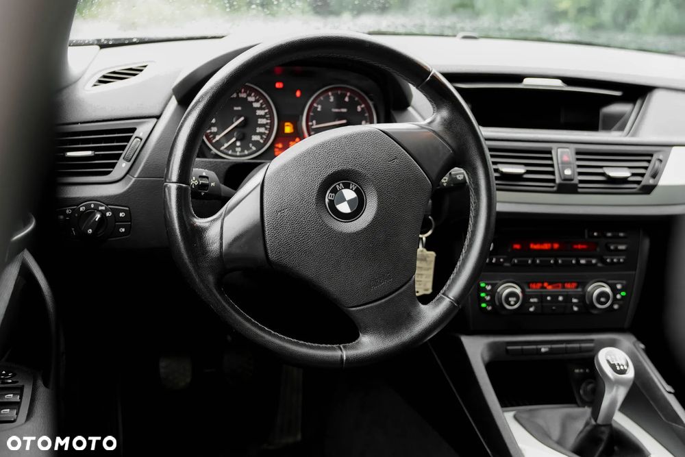BMW X1 sDrive18i - 15