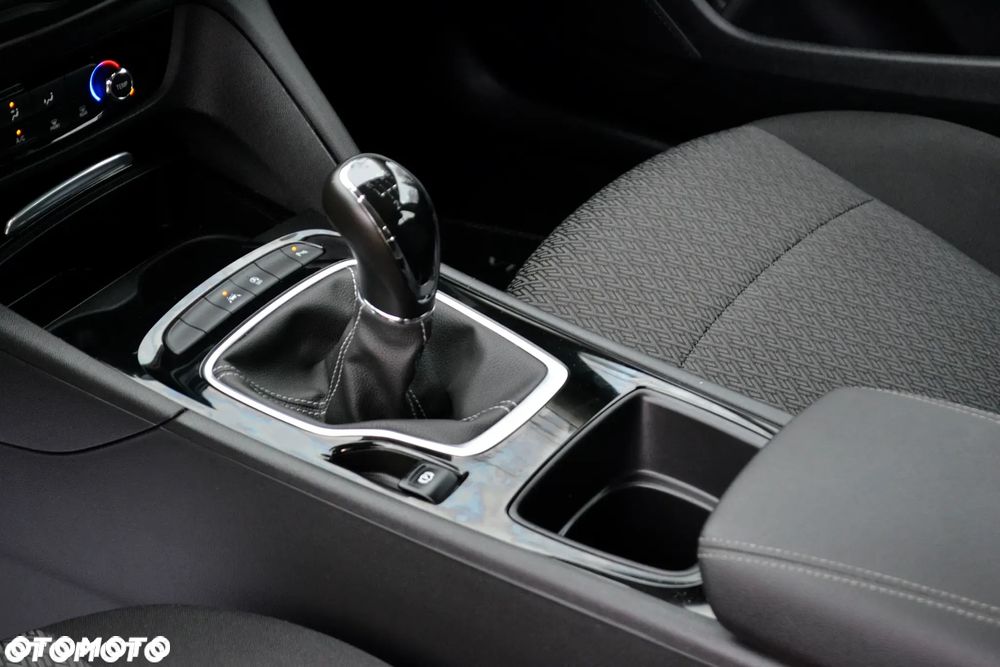 Opel Insignia - 17