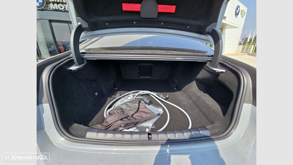 BMW i7 xDrive60 Pack Desportivo M - 15