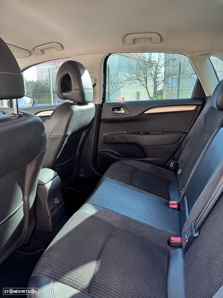 Citroën C4 2.0 HDi Exclusive J17 - 30