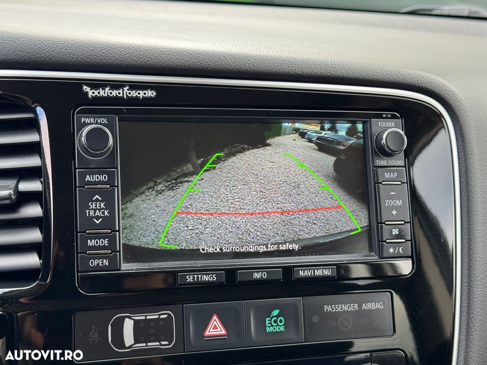 Mitsubishi Outlander 2.0 4WD Plug-In Hybrid Plus - 30