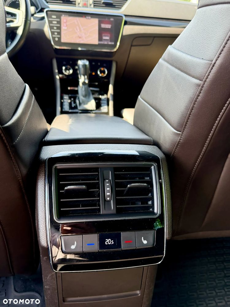 Skoda Superb 2.0 TDI SCR 4x4 L&K DSG - 25