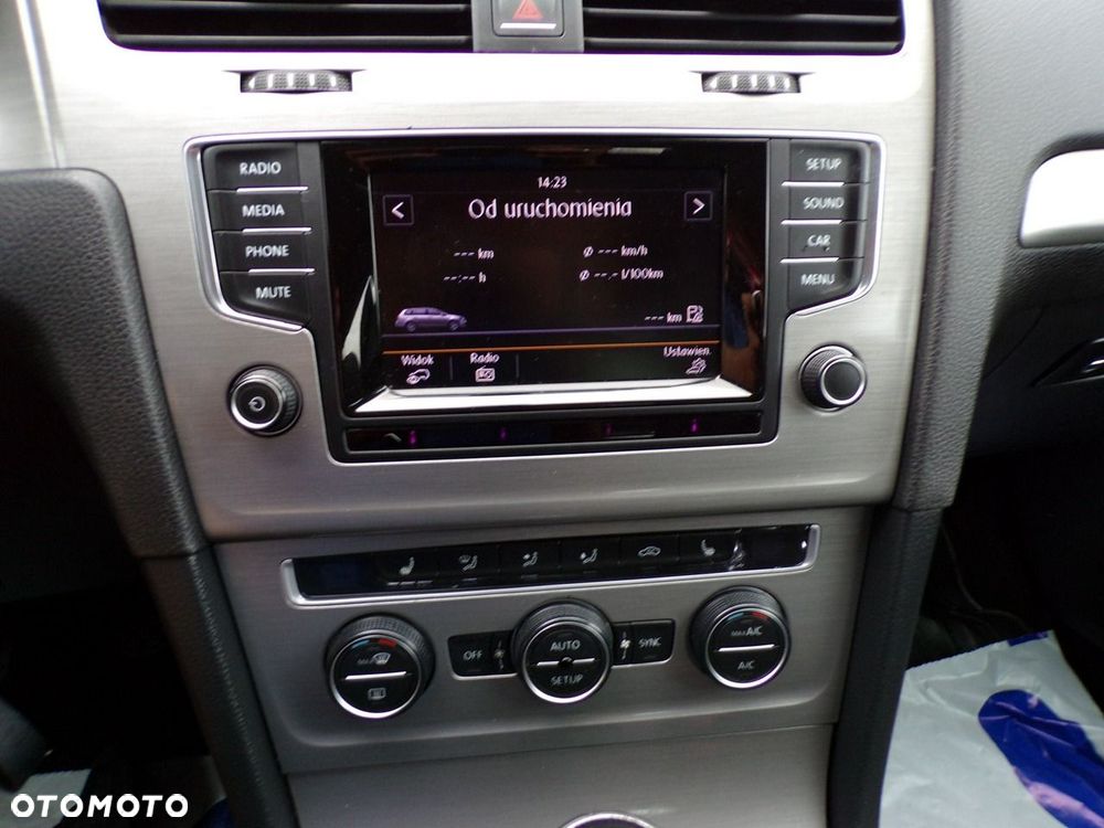 Volkswagen Golf - 17