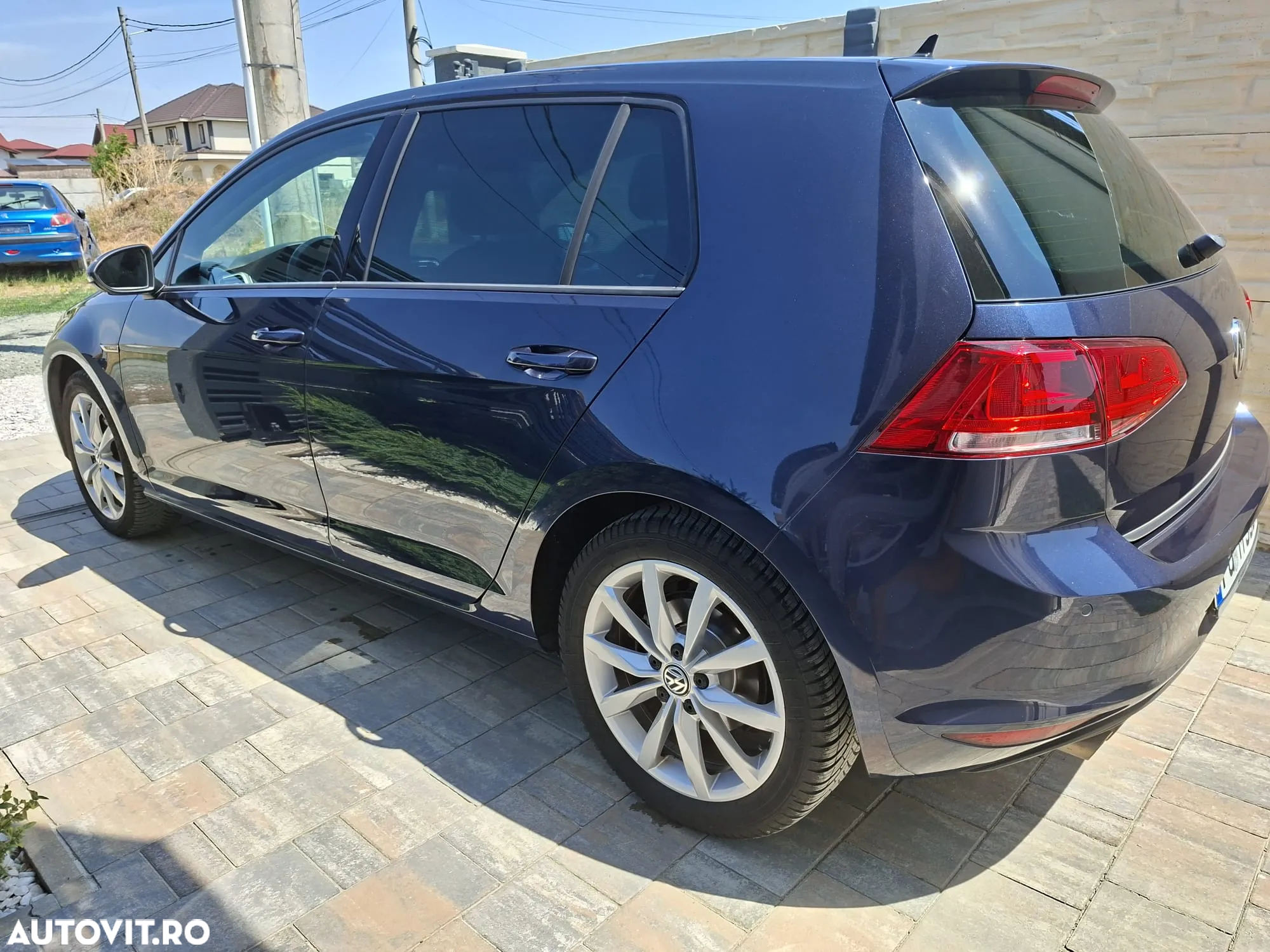 Volkswagen Golf 2.0 TDI BlueMotion Technology Lounge - 5