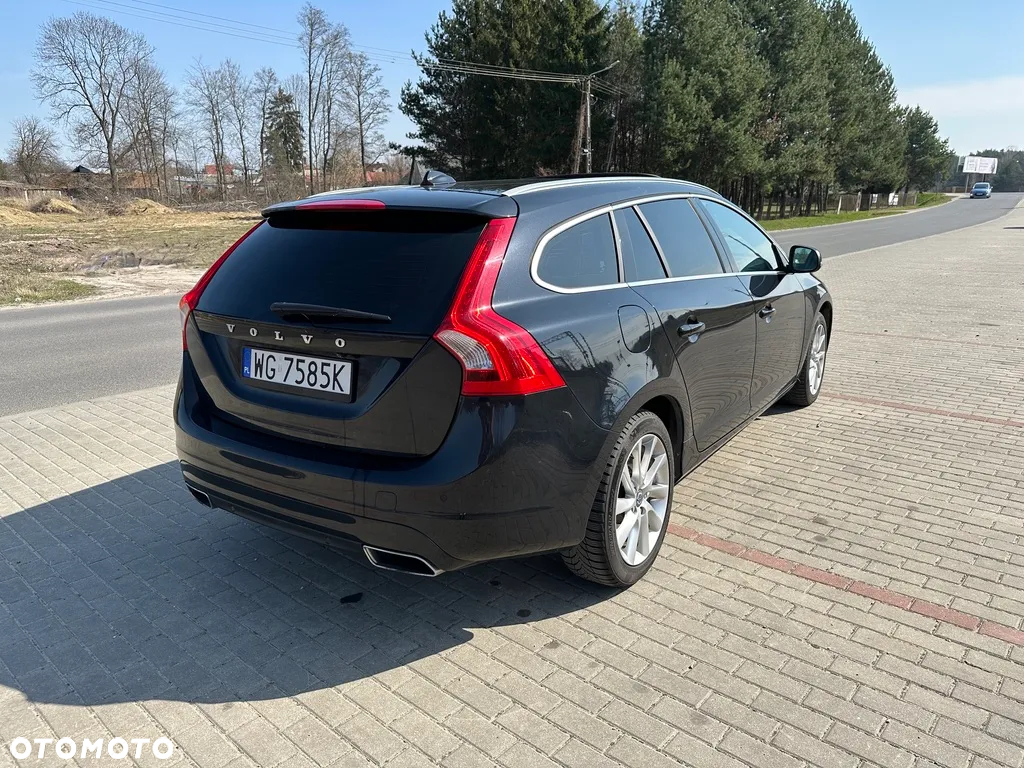 Volvo V60 D5 AWD Summum - 6