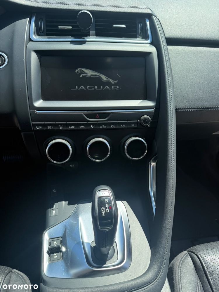 Jaguar E-Pace 2.0 i4P AWD R-Dynamic S - 13