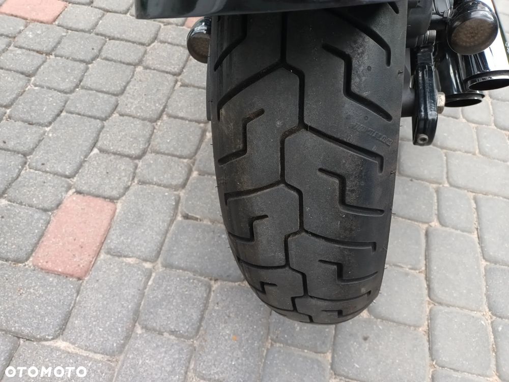 Harley-Davidson Dyna Street Bob - 5