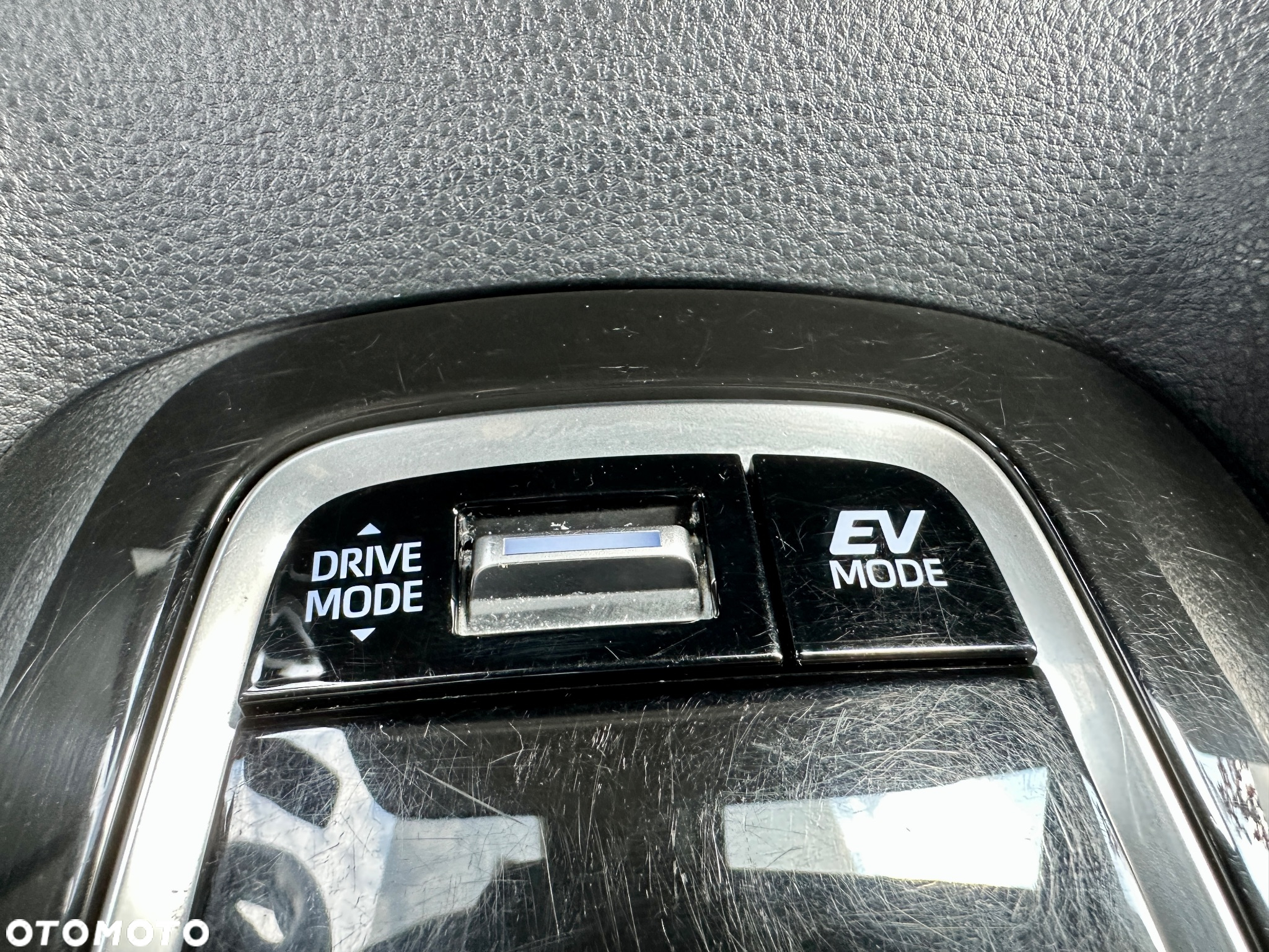 Toyota Corolla 2.0 Hybrid Style - 25