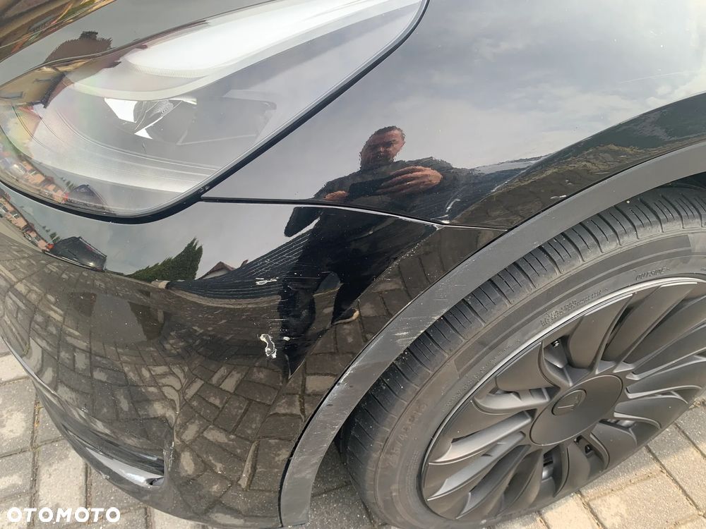 Tesla Model Y Long Range Dual Motor AWD - 8