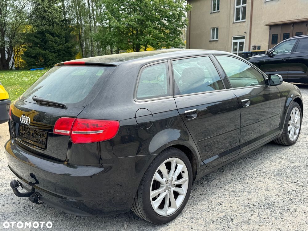 Audi A3 Sportback 1.8 TFSI Attraction - 4