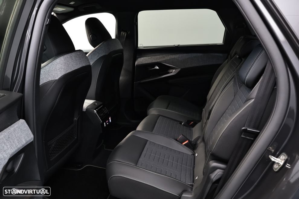 Peugeot E-5008 73 kWh GT - 26