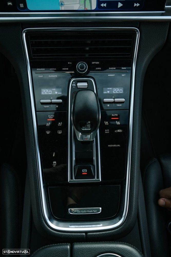 Porsche Panamera 4 E-Hybrid Executive - 22