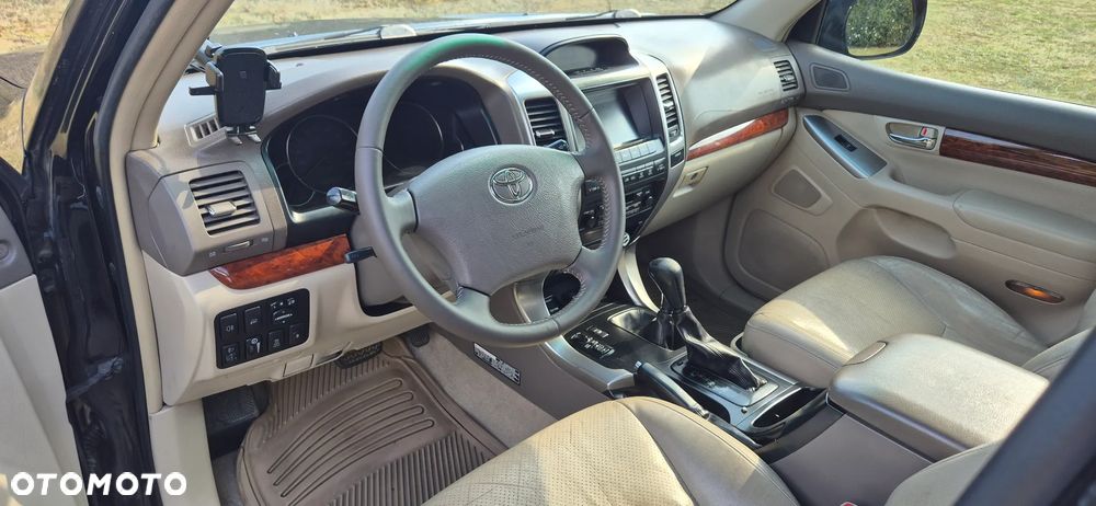 Toyota Land Cruiser - 14